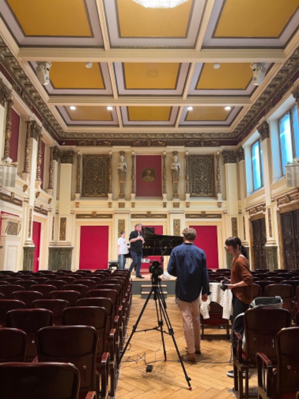 Preparation of the stage